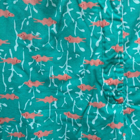 Lily Pulitzer teal cropped Capri pants with goldfish pattern - Picture 2 of 3